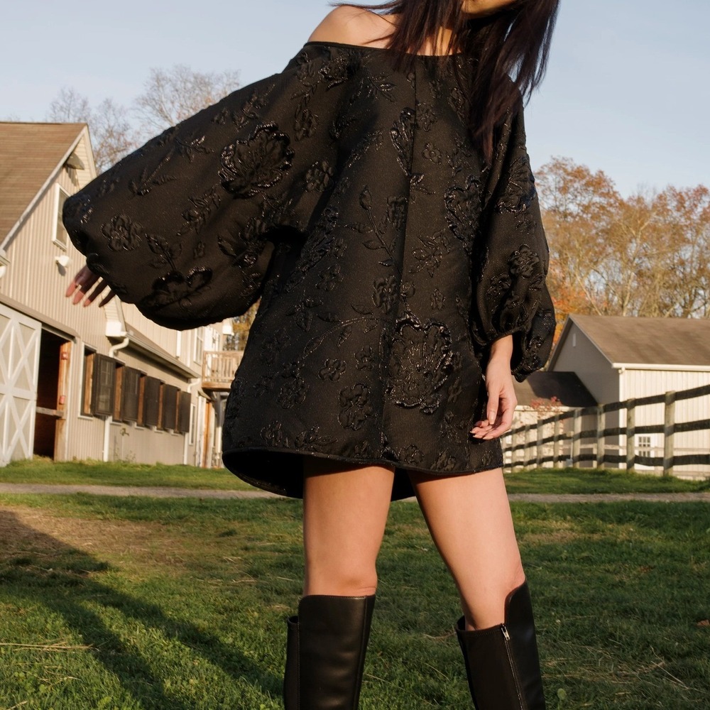 NEW Arianne Elmy Black Floral Embroidered Balloon Sleeve Crop Top Womens S NWT
